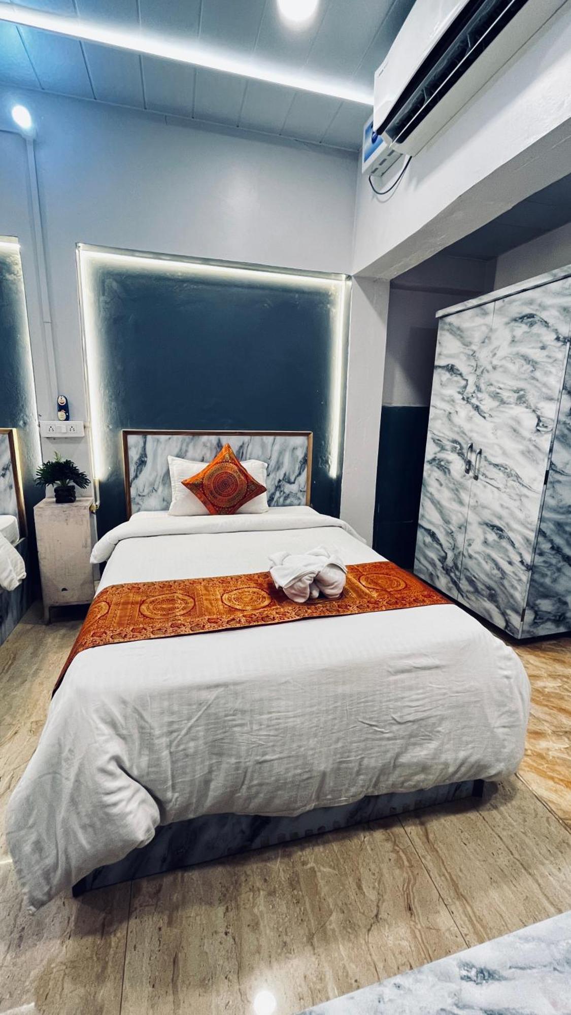 Vibe N Joy Otel Varanasi Dış mekan fotoğraf