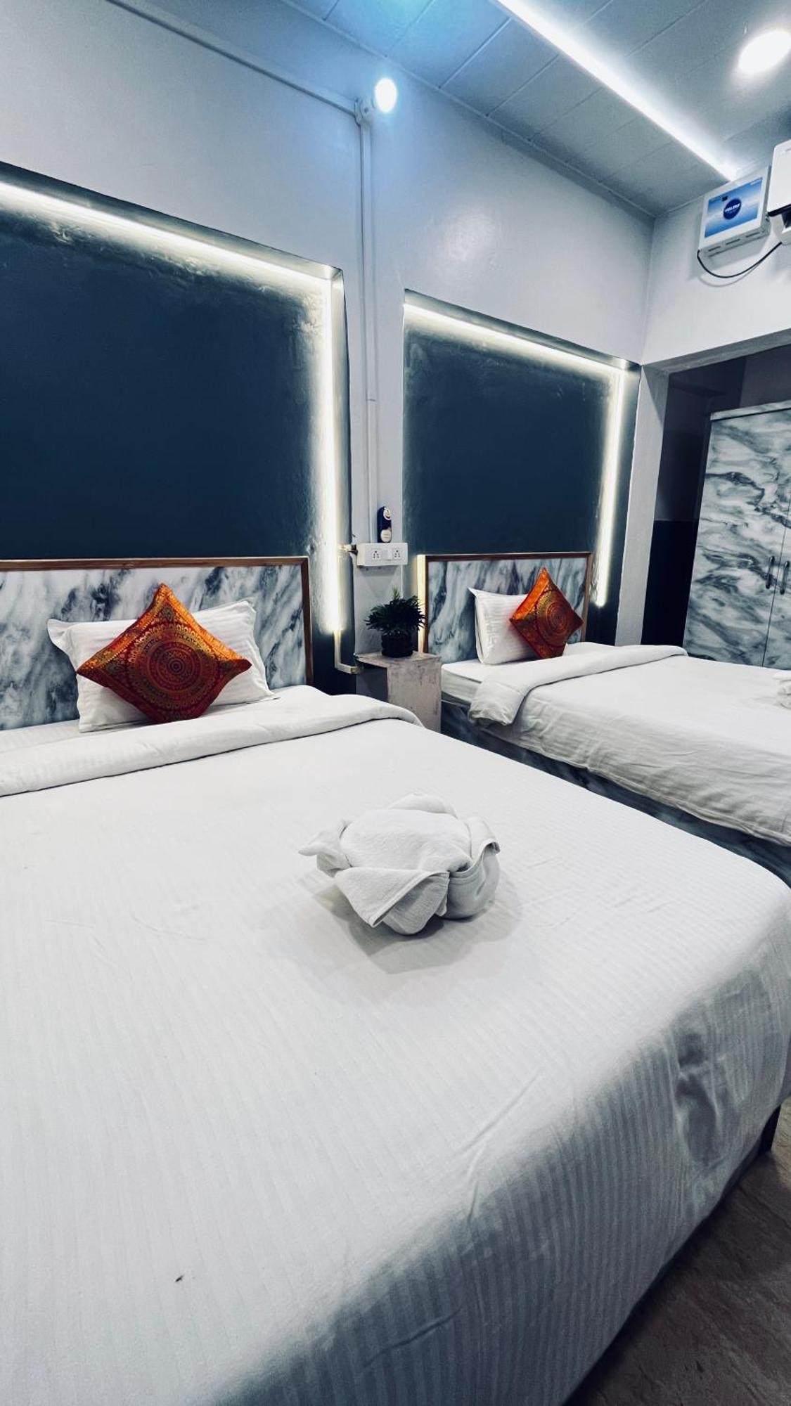 Vibe N Joy Otel Varanasi Dış mekan fotoğraf